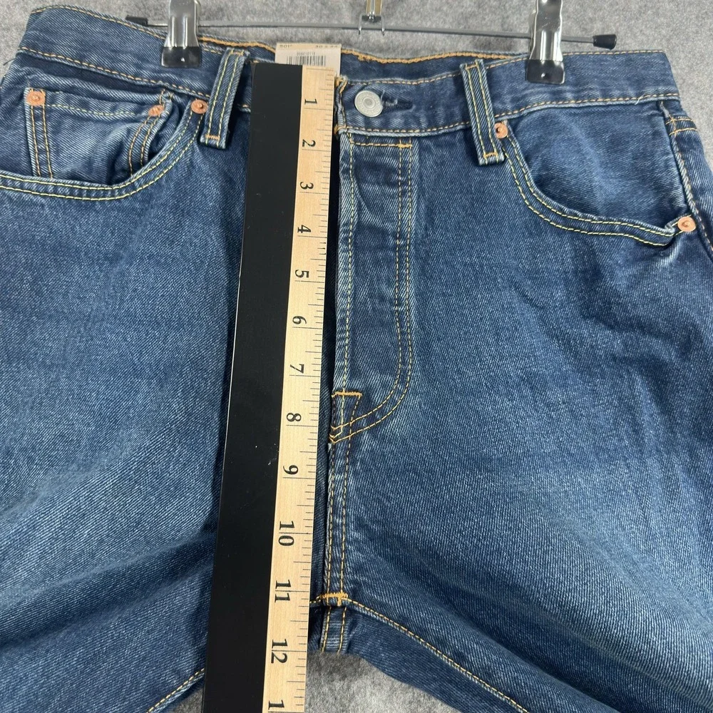 Levi's 501 Jeans Mens 30x34 Blue Medium Wash Button Fly Straight Leg